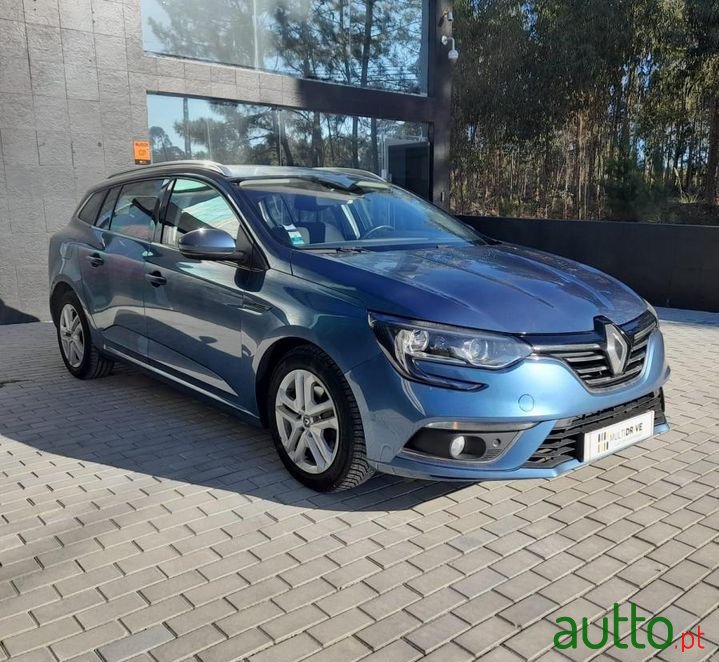 2017' Renault Megane Sport Tourer photo #5