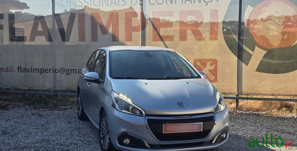 2016' Peugeot 208 1.6 Bluehdi Style photo #1