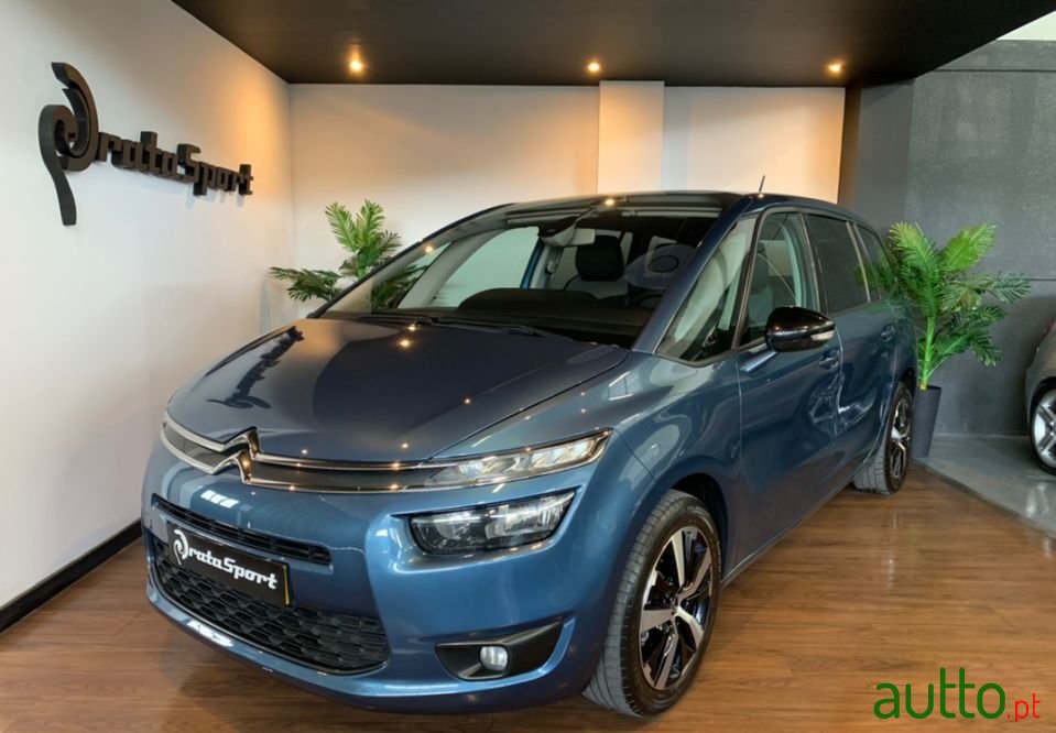 2016' Citroen C4 Grand Picasso photo #1