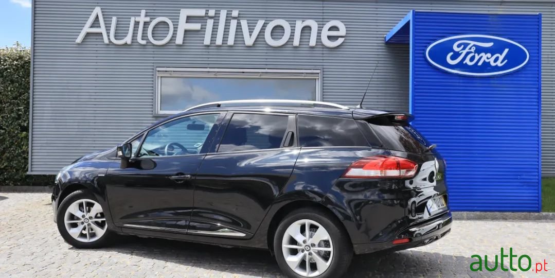 2017' Renault Clio Sport Tourer photo #3