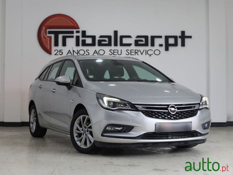 2019' Opel Astra Sports Tourer photo #2