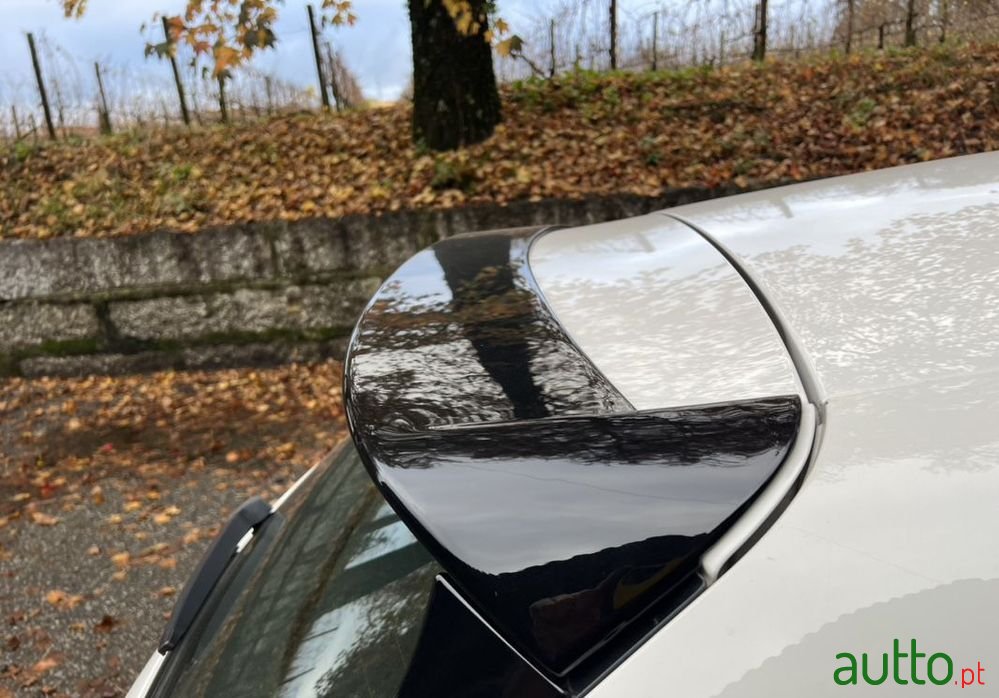 2014' SEAT Leon photo #5