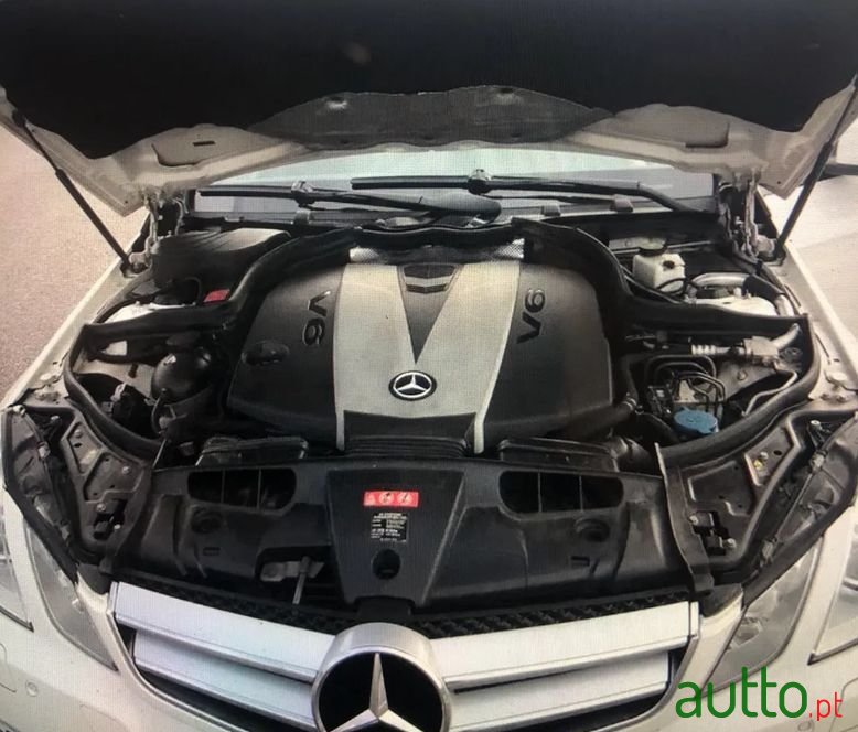 2010' Mercedes-Benz 350 photo #3