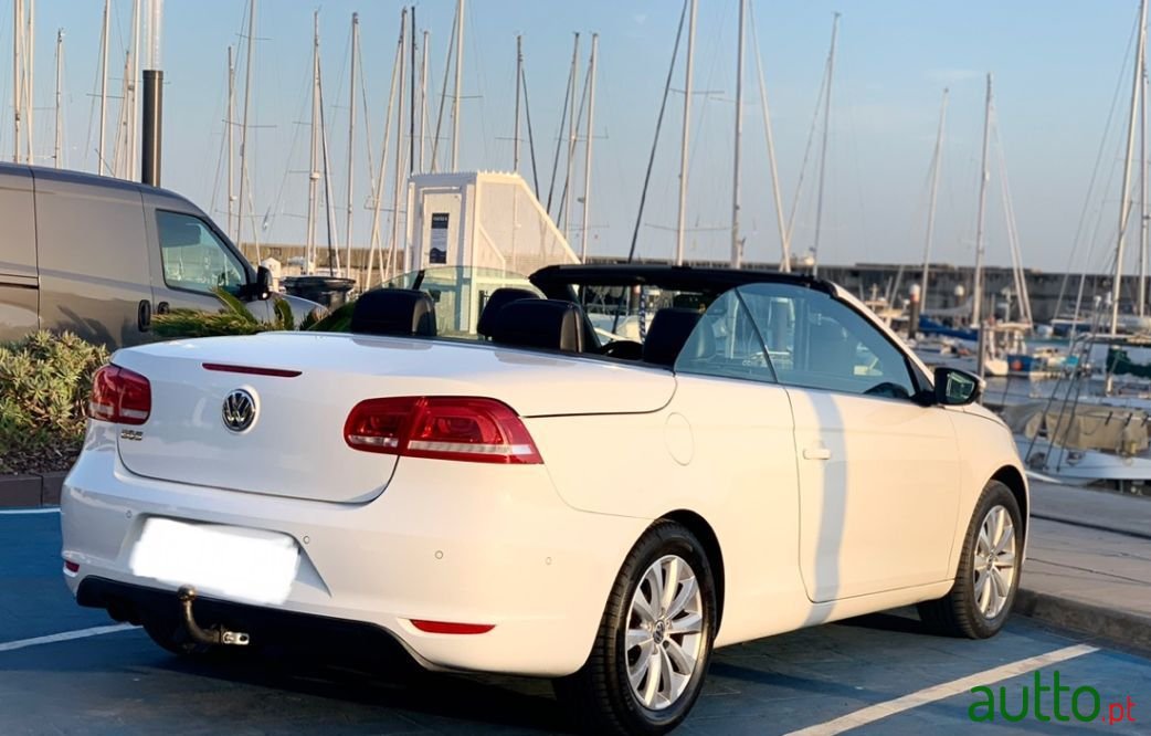 2011' Volkswagen Eos photo #1