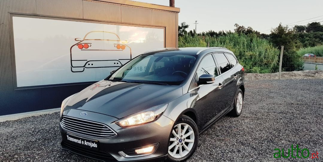2015' Ford Focus Sw photo #1