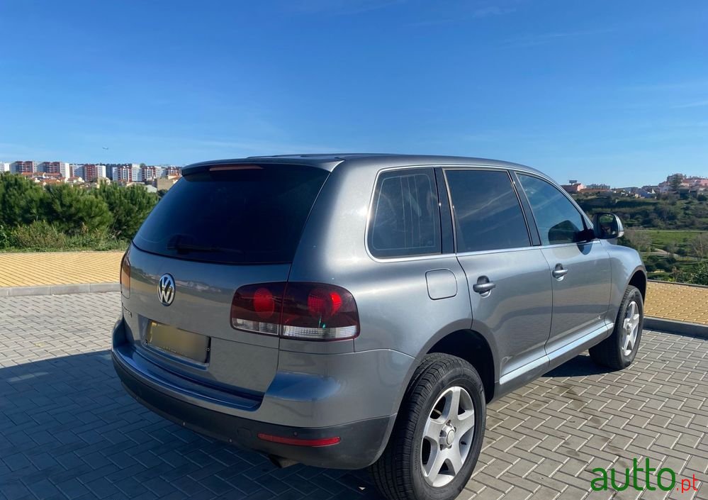 2006' Volkswagen Touareg photo #5