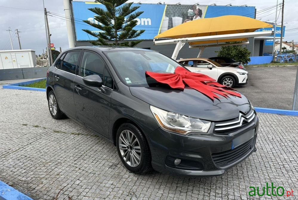 2011' Citroen C4 photo #6