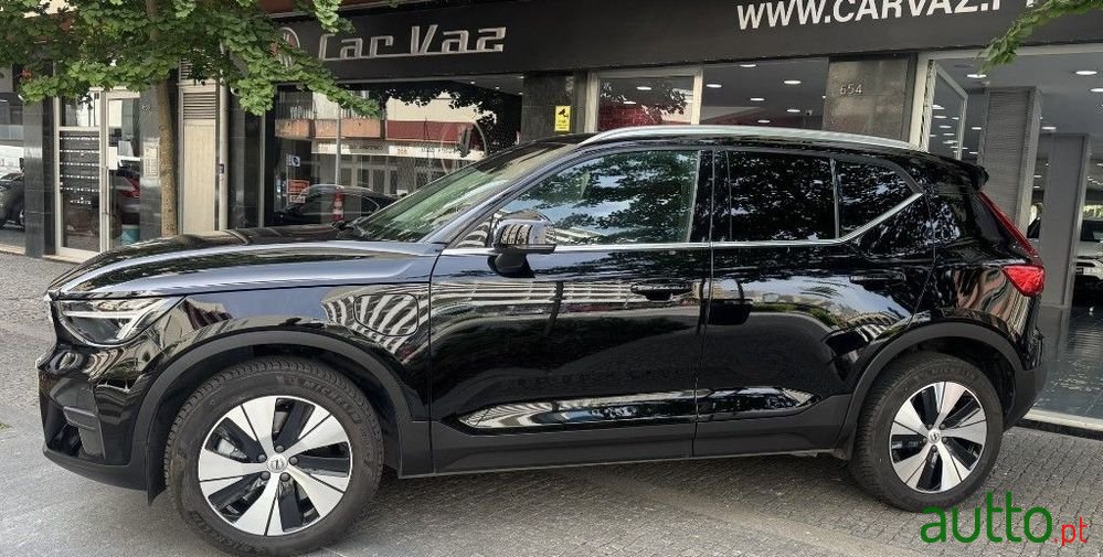 2022' Volvo Xc 40 photo #2