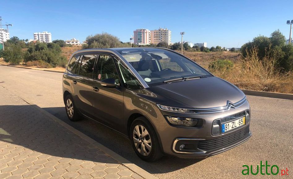 2016' Citroen C4 Grand Picasso photo #2