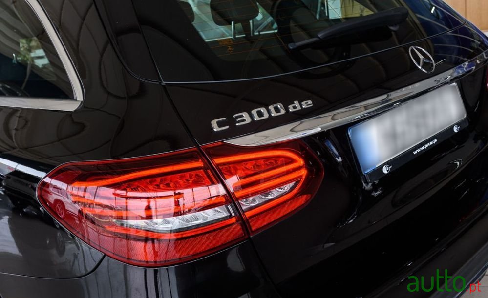 2020' Mercedes-Benz C 300 photo #6