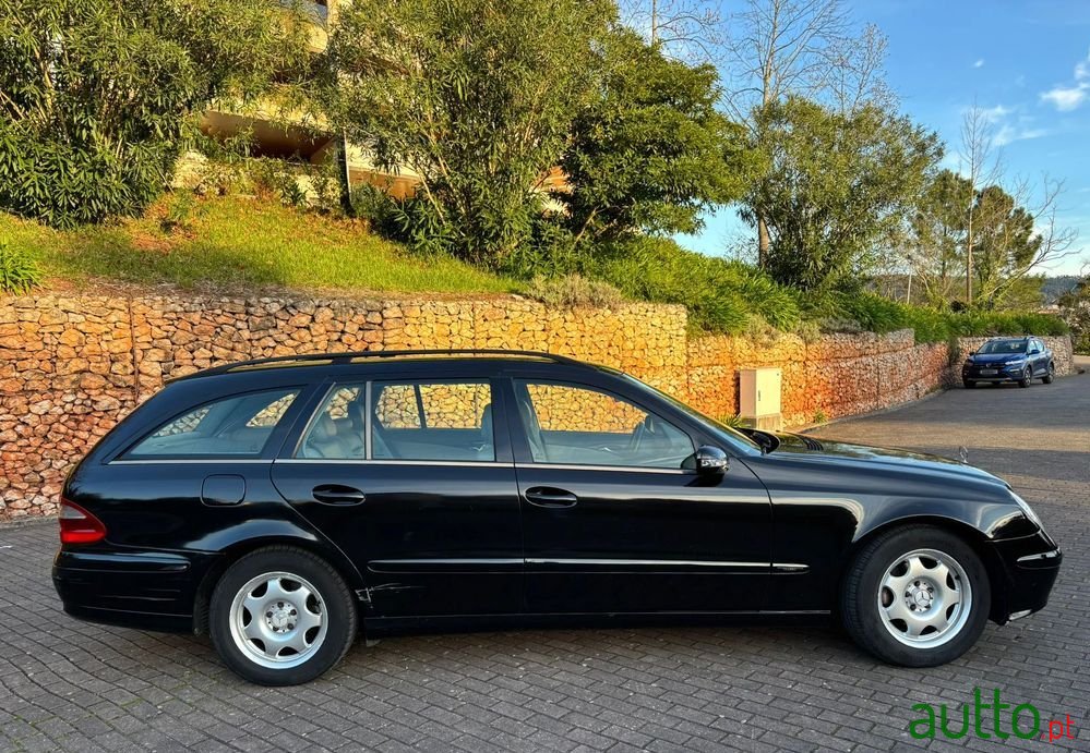 2005' Mercedes-Benz Classe E Cdi Classic photo #2