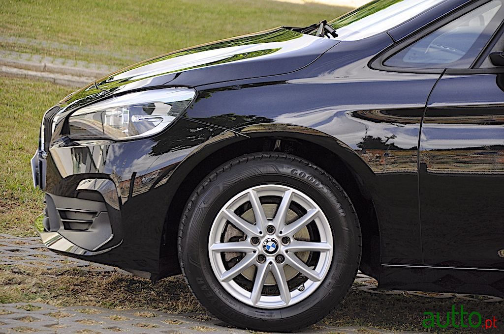 2018' BMW 216 Active Tourer photo #4