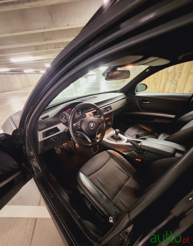 2008' BMW 320 D Touring photo #5