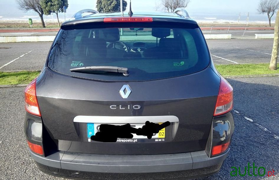 2009' Renault Clio Break photo #3