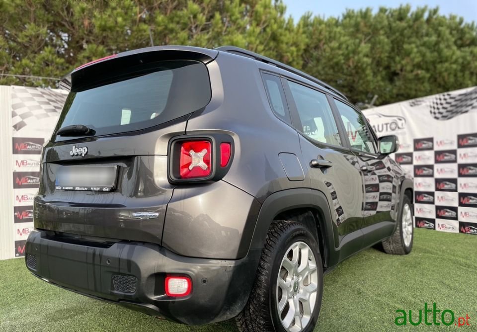 2018' Jeep Renegade photo #5