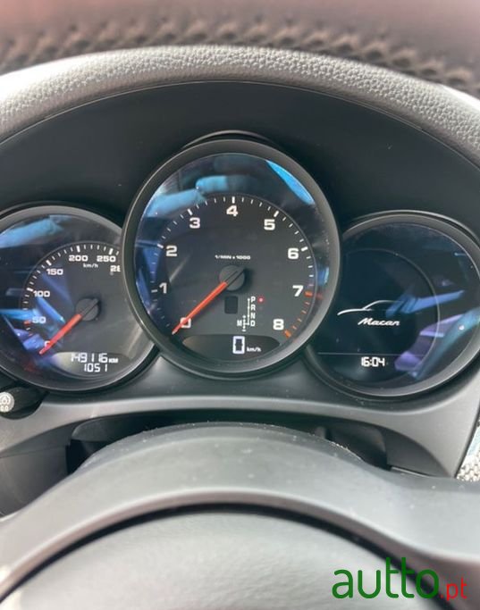 2019' Porsche Macan photo #5