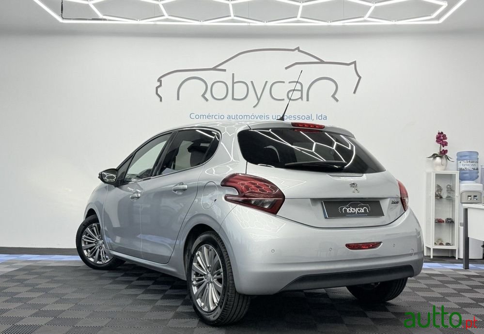 2018' Peugeot 208 photo #5