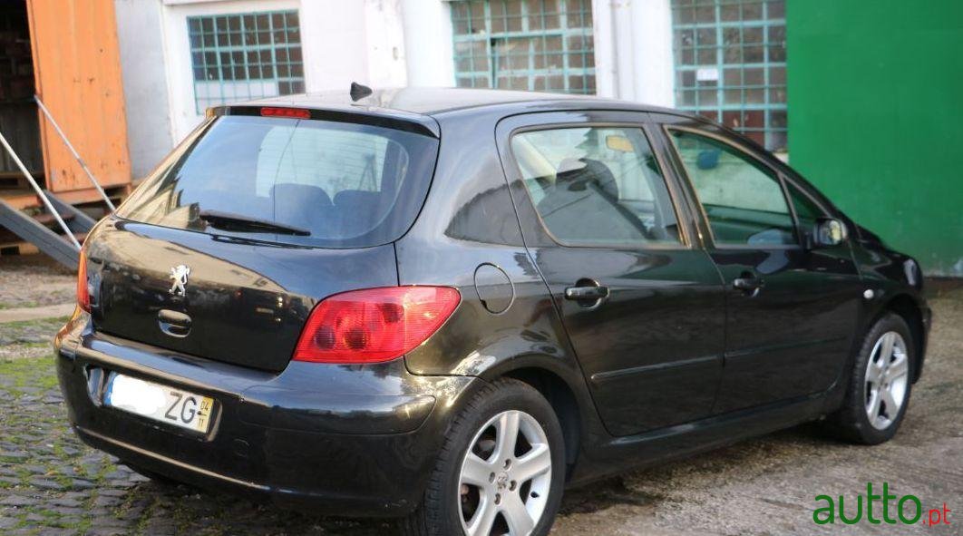 2004' Peugeot 307 Premium photo #1