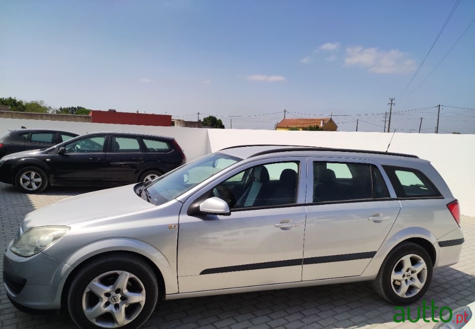 2007' Opel Astra photo #1