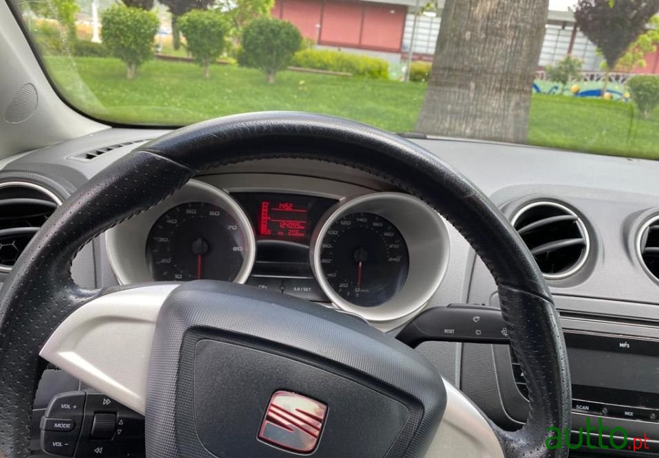 2009' SEAT Ibiza photo #4