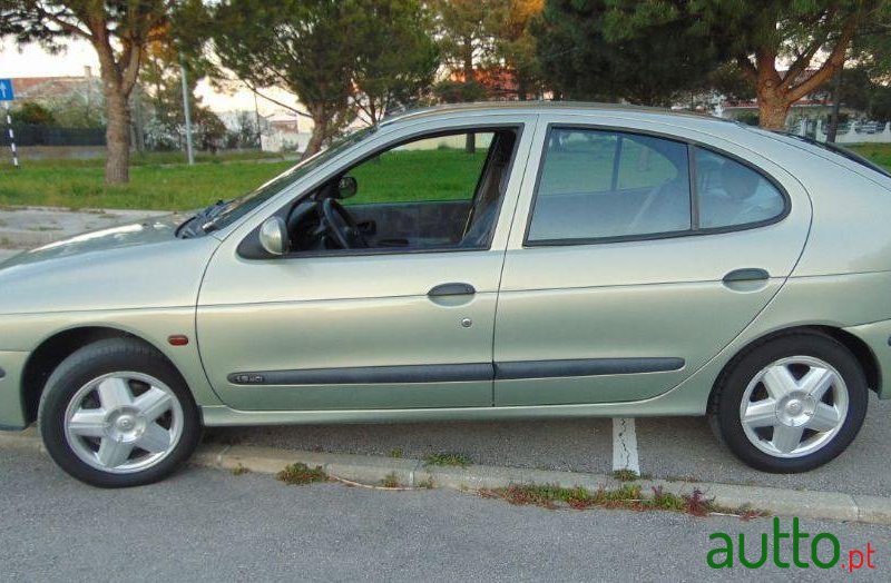 2001' Renault Megane 1.9 Dci Expression photo #3