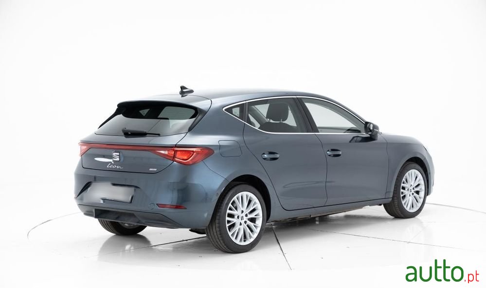2021' SEAT Leon photo #3