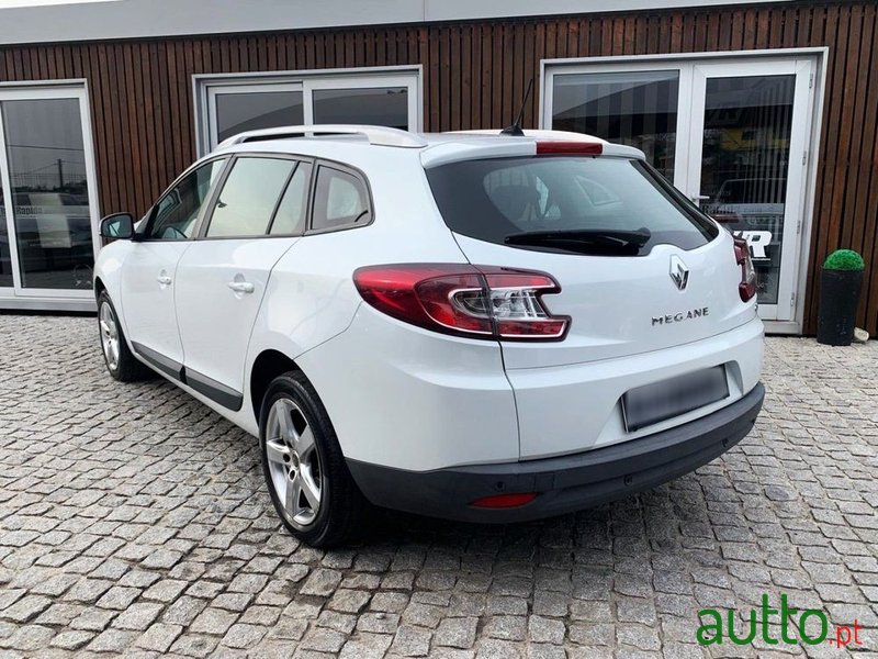 2012' Renault Megane Sport Tourer photo #5