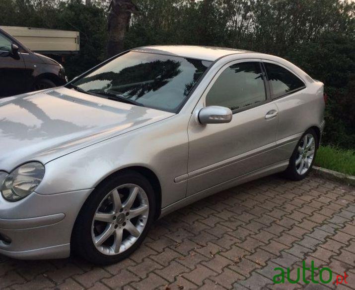 2001' Mercedes-Benz C-220 Spor Coupe photo #1