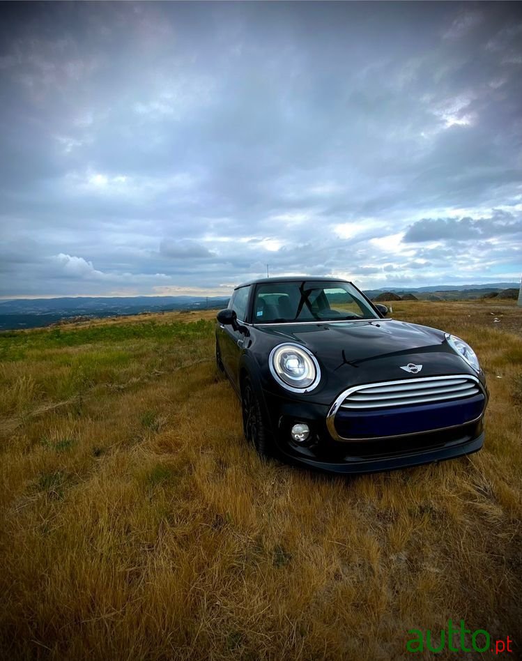 2015' MINI Cooper D 3 Portas photo #2