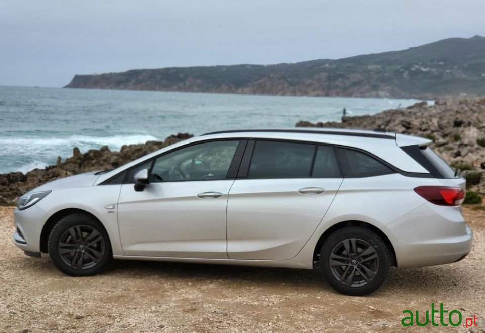 2019' Opel Astra Sports Tourer photo #5