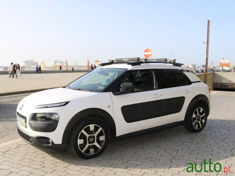 2016' Citroen C4 Cactus photo #4