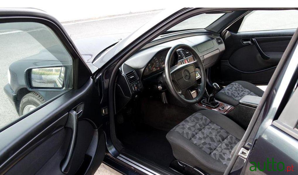 1998' Mercedes-Benz CDI Classic photo #2