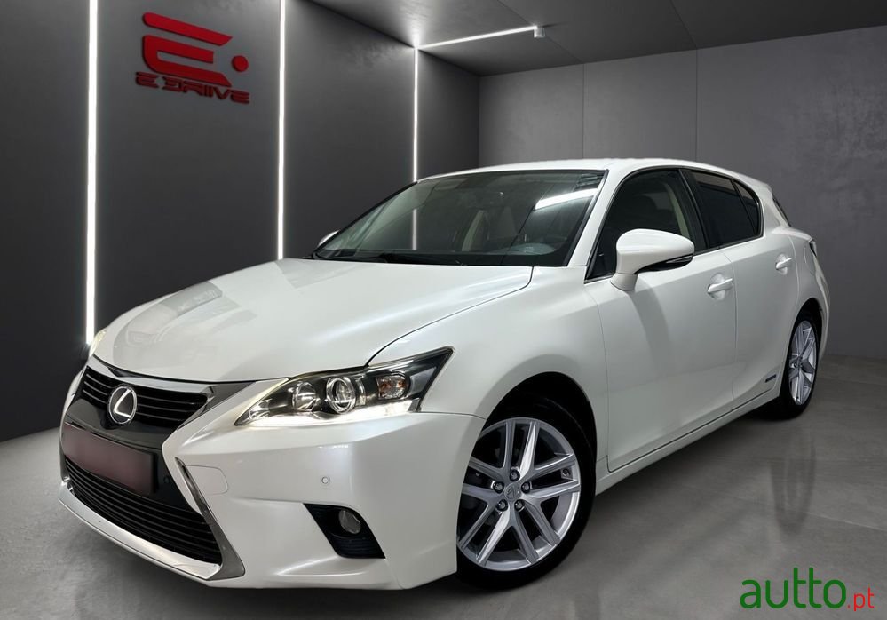 2016' Lexus CT photo #1