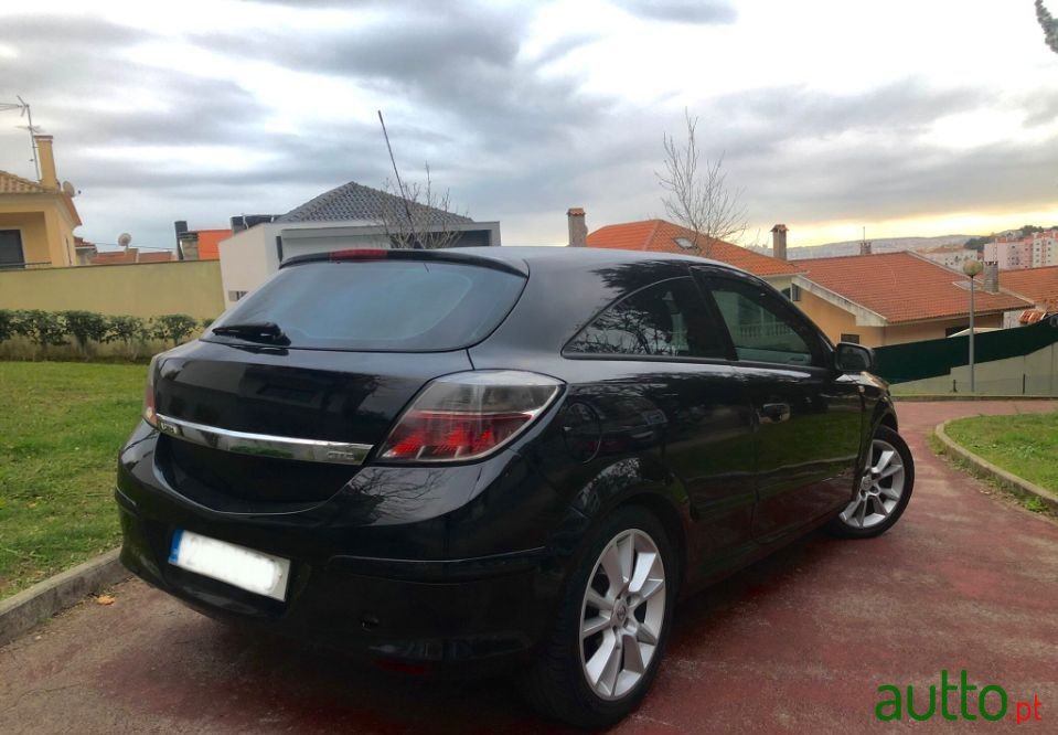 2005' Opel Astra Gtc photo #4