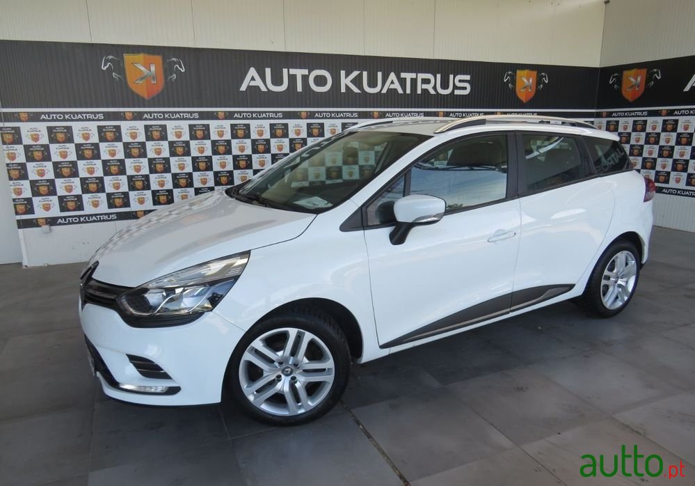 2018' Renault Clio Sport Tourer photo #6