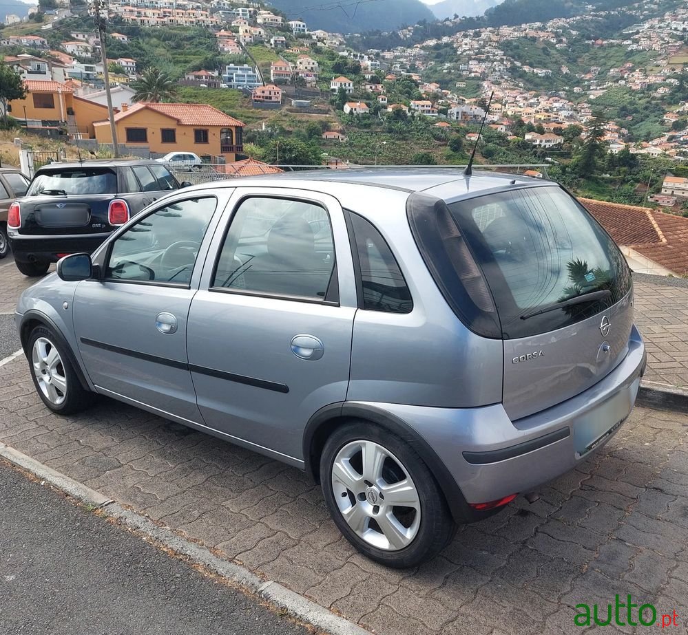 2005' Opel Corsa photo #3