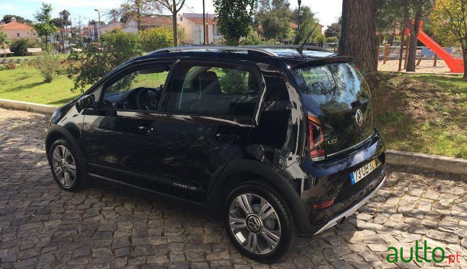 2017' Volkswagen Up photo #2