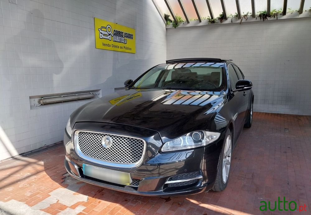 2012' Jaguar XJ photo #1