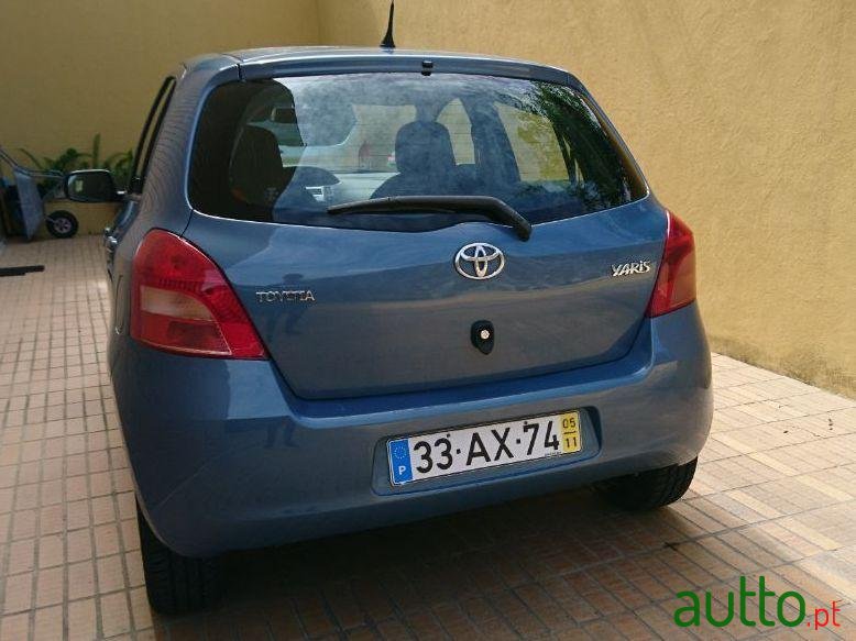 2005' Toyota Yaris photo #2