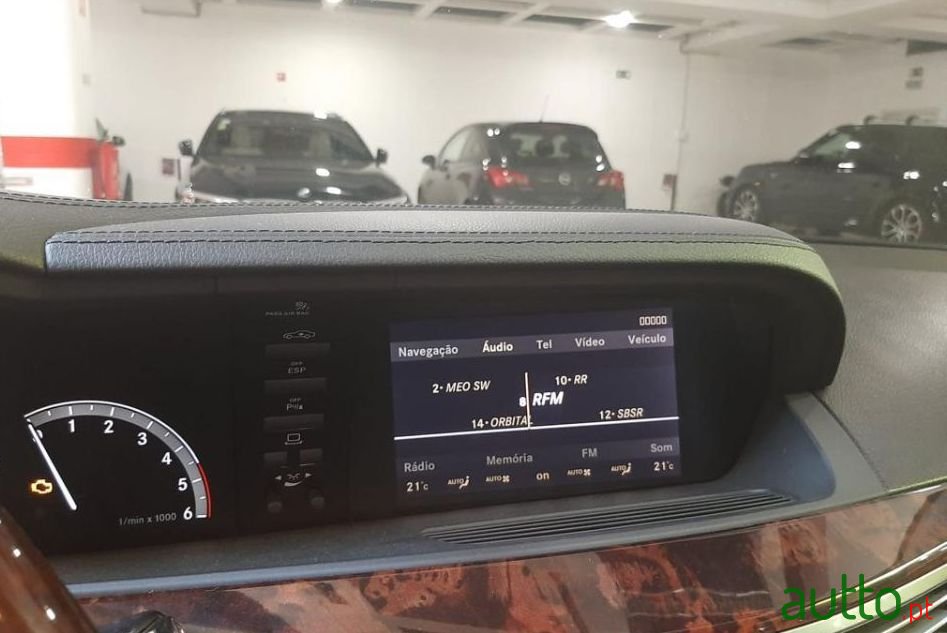 2006' Mercedes-Benz S-320 photo #4