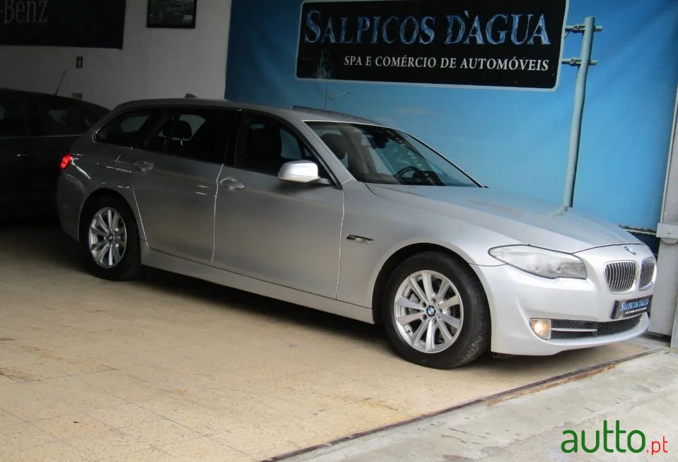 2012' BMW 520 photo #2