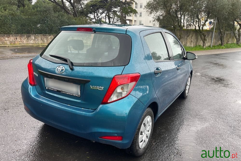 2013' Toyota Yaris photo #6