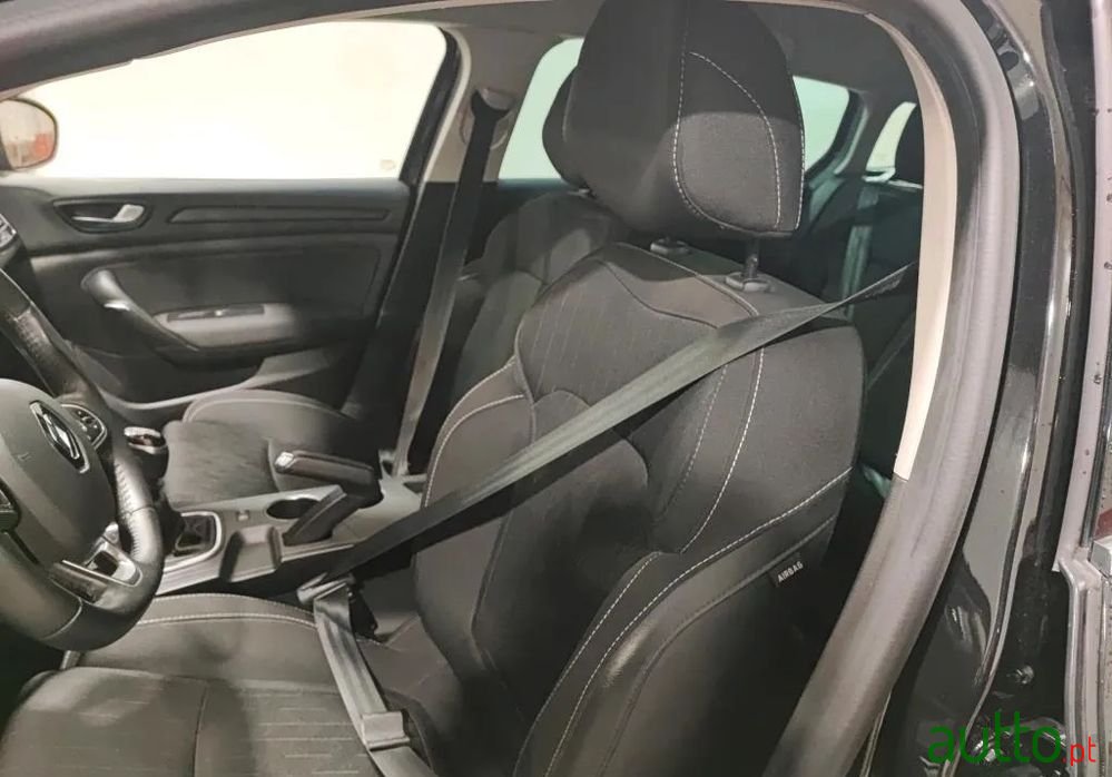 2020' Renault Mégane Sport Tourer photo #5