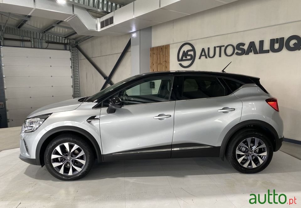 2020' Renault Captur photo #2