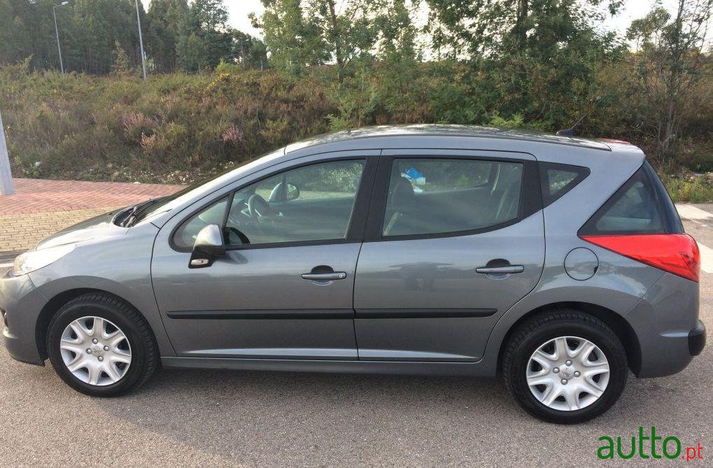 2010' Peugeot 207 Sw Premium photo #1