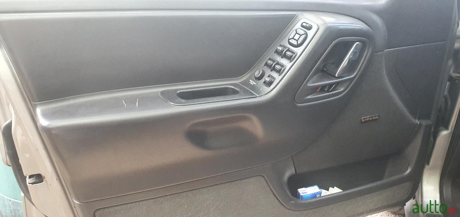 2000' Jeep Grand Cherokee photo #1