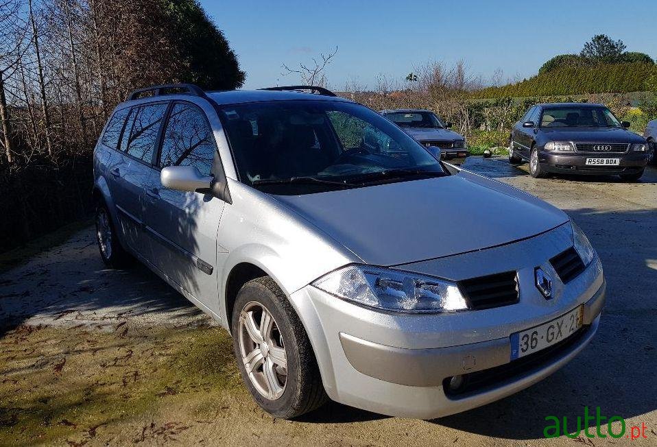 2005' Renault Megane Break photo #1