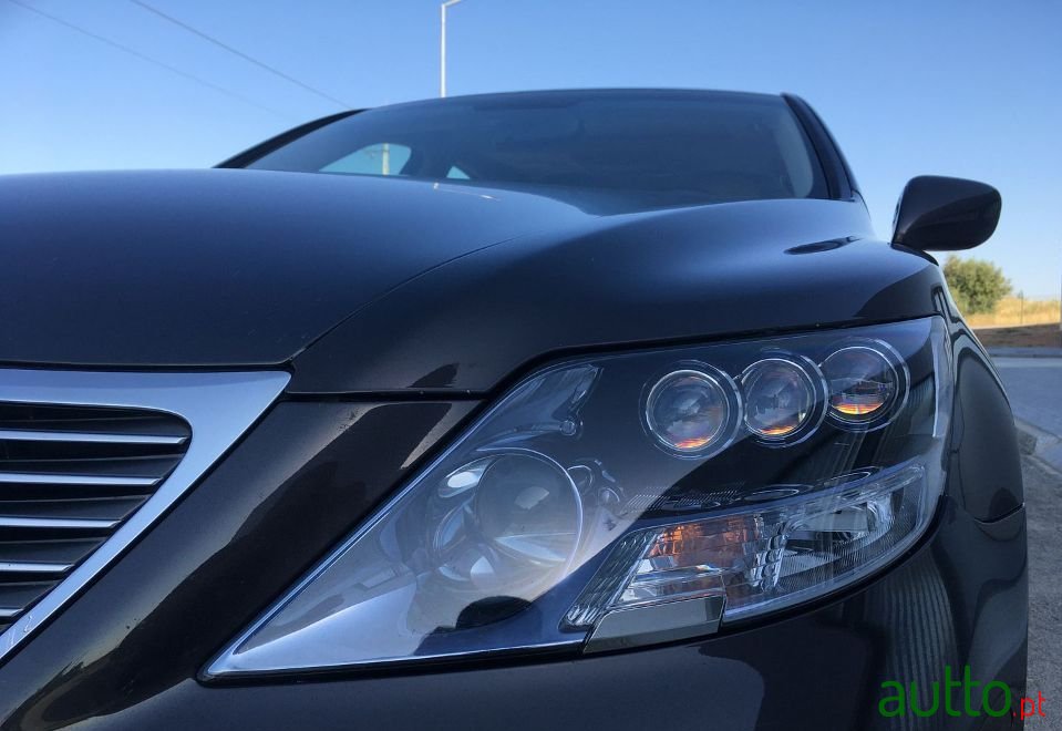 2008' Lexus Ls-600H photo #5