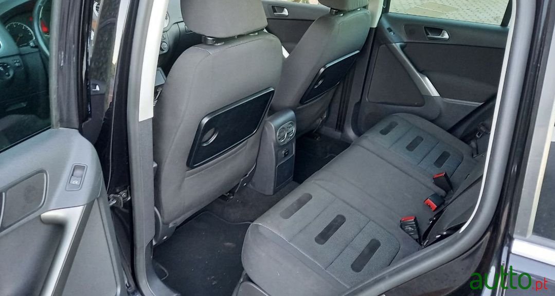 2008' Volkswagen Tiguan photo #4