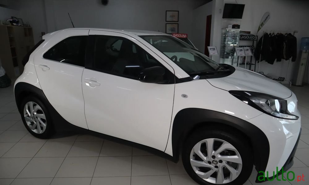 2023' Toyota Aygo X 1.0 Play photo #5